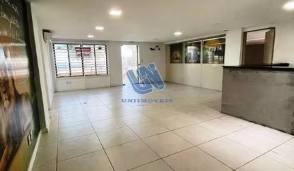 Lojão comercial com 400m2 total de área no Costa Azul