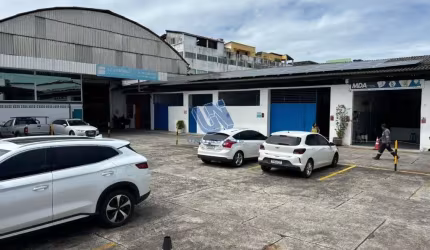 Galpão em condomínio com 157m2 no Caminho de Areia