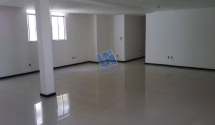 Conjunto de salas 220m2, Andar Inteiro com 3 WC na Barra