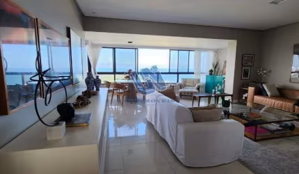 Mansão Duque de Orleans 3 Suítes com gabinete e vista mar 186m2 a venda na Federação