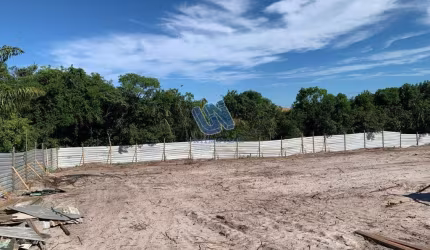 Terreno no condomínio Praia Bella com área 700m2  plano em Praia do Forte.