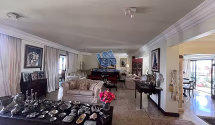 Apartamento Quatro Suítes, Gabinete, Sala de TV, duas Varandas com 397,00 M2
