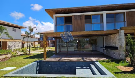 Casa Duplex em Condomínio 4 suítes 170m2 em Piscinas Naturais na Praia do Forte