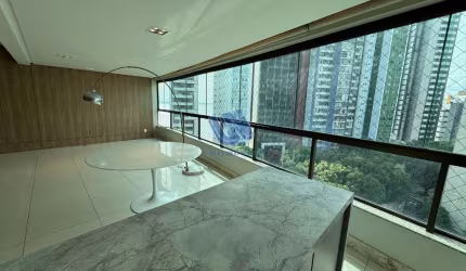 Torre Barcelona 3 suítes sendo 1 suíte master com closet na Vitoria com 180m2