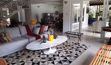 Casa em condominio em Lauro de Freitas a venda 4 quartos suites 450m2