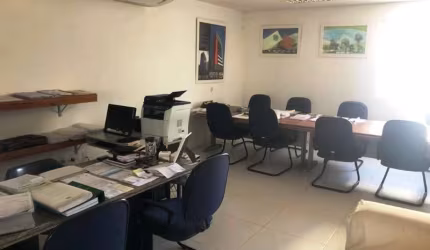 Sala comercial com 98m2 para Venda e Locação no Rio Vermelho