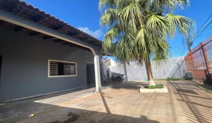 Casa com 3 quartos à venda na Portugal, 419, Jardim Tropical, Cuiabá por R$ 750.000