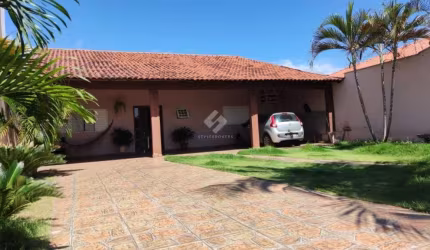 Casa com 3 quartos à venda na Trinta e Seis, 84, Santa Cruz II, Cuiabá por R$ 600.000