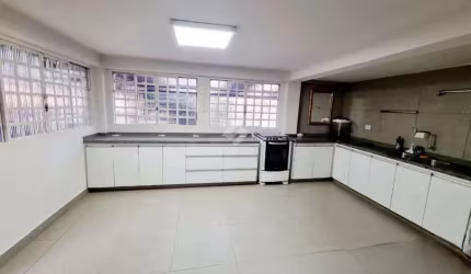 Casa com 3 quartos à venda na Rua Rui Barbosa, 141, Goiabeiras, Cuiabá por R$ 660.000