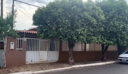 Casa com 4 quartos à venda na próximo ao pronto socorro, 1, Centro, Várzea Grande por R$ 530.000