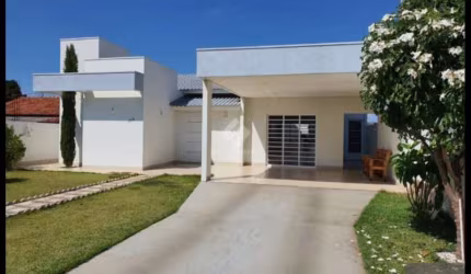 Casa com 3 quartos à venda na Fidelis Gasparoto, 199, Castelândia, Primavera do Leste por R$ 980.000