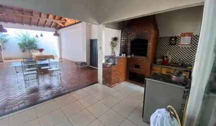 Casa com 3 quartos à venda na José Bonifácio, 3, Centro Sul, Várzea Grande por R$ 800.000