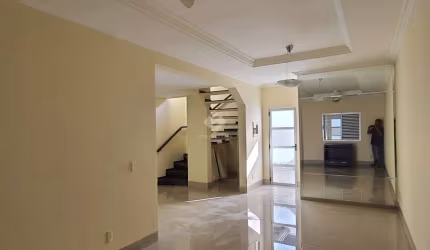 Casa em condomínio fechado com 3 quartos à venda na Jornalista Alves de Oliveira, 875, Cidade Alta, Cuiabá por R$ 650.000