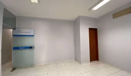 Sala comercial para alugar na Couto Magalhães, 1668, Centro Norte, Várzea Grande por R$ 2.000