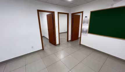 Barracão / Galpão / Depósito para alugar na Rua Tenente-Coronel Thogo da Silva Pereira, 272, Centro Sul, Cuiabá por R$ 25.000