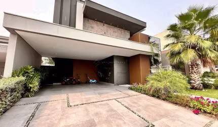 Casa em condomínio fechado com 3 quartos à venda na dos Florais, s/n, 9, Ribeirão do Lipa, Cuiabá por R$ 2.977.000