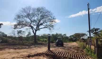 Terreno à venda na Engordador, 1, Parque do Lago, Várzea Grande por R$ 380.000