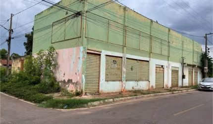 Barracão / Galpão / Depósito à venda na Papa João Paulo I I, 36, Parque do Lago, Várzea Grande por R$ 300.000