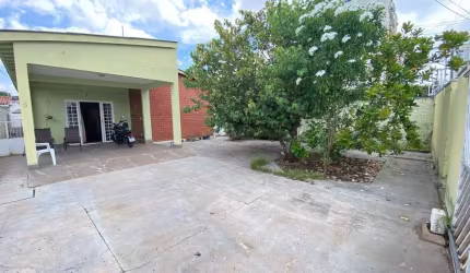 Casa com 3 quartos à venda na Professora Delphina Alves da Costa, 5, Jardim Petrópolis, Cuiabá por R$ 690.000