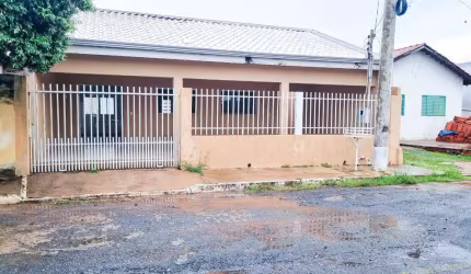 Casa em condomínio fechado com 3 quartos para alugar na Rodovia Palmiro Paes de Barros, 1500, Parque Georgia, Cuiabá por R$ 2.500