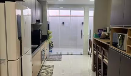 Casa em condomínio fechado com 2 quartos à venda na das Palmeiras, 20, Jardim Imperial, Cuiabá por R$ 550.000