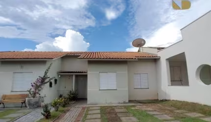 Casa em condomínio fechado com 2 quartos para alugar na Emanuel Pinheiro, 4, Jardim Florianópolis, Cuiabá por R$ 2.200