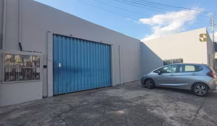 Barracão / Galpão / Depósito para alugar na Poxoréu, 36, Alvorada, Cuiabá por R$ 2.600