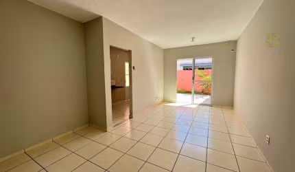 Casa em condomínio fechado com 3 quartos para alugar na Aleixo Ramos da Conceição, s/n, 888, Centro, Várzea Grande por R$ 2.100