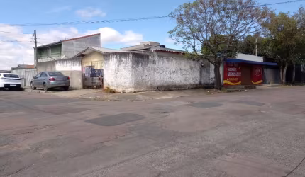 Imóvel comercial de esquina no Caiuá.