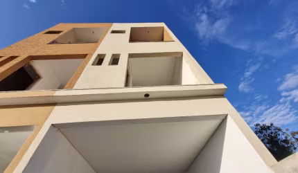 Sobrado novo de 3 dormitórios e 2 vagas no Jardim dos Abreus!