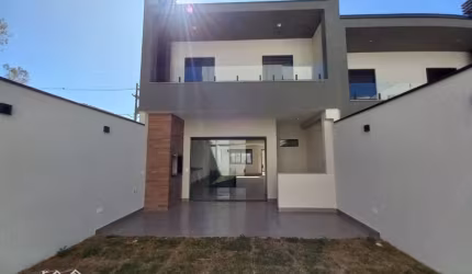 Lindo sobrado de 3 dormitórios, 2 vagas e área gourmet em Laranjeiras !