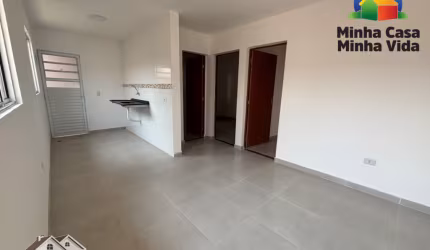 Linda casa terrea a venda de 2 dormitórios no Jardim Alegria !