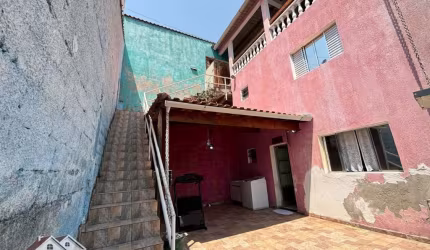 3 casas no mesmo terreno em Francisco Morato !