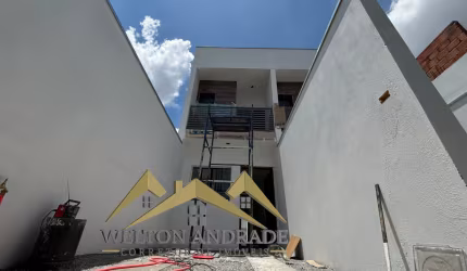Sobrado novo localizado no bairro Residencial Santo Antônio em Franco da Rocha-SP