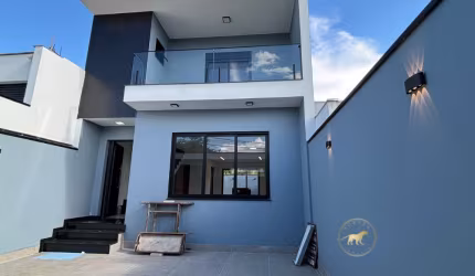Lindo sobrado de 3 suítes e 2 vagas em Laranjeiras !