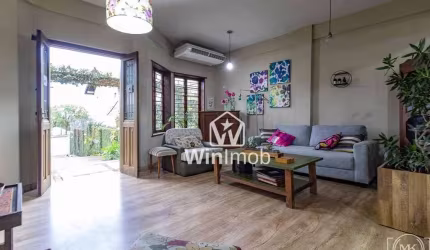 Casa com 3 dormitórios à venda, 270 m² por R$ 890.000,00 - Vila Jardim - Porto Alegre/RS