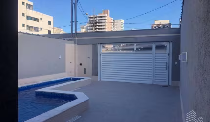 Casa dos Sonhos com 3 Suítes, Piscina e Churrasqueira! Seu Paraíso Pessoal!