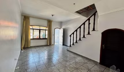 Casa Geminada tipo Sobrado Individual 2 Dorm 2 Vagas Churrasqueira Oportunidade