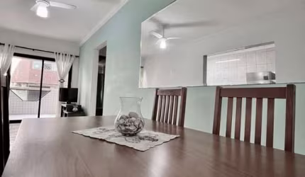 Amplo e Aconchegante! Apartamento Perfeito para Casais a uma Quadra da Praia!