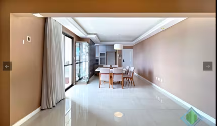 Apartamento semimobiliado, com linda vista para o mar, no bairro Estreito