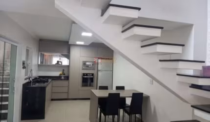 Sobrado no Bairro Vila Sacadura Cabral em Santo André.