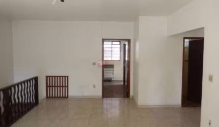 Casa Térrea com Salão Comercial no Bairro Pauliceia em São Bernardo do Campo.