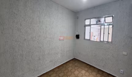Sobrado Fundos no Bairro Vila Palmares em Santo André