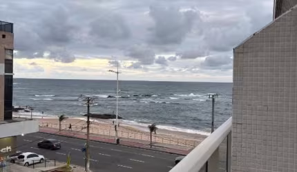 Amplo Apartamento frente mar Pituba 2 quartos 92m2