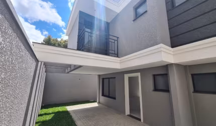 Lindo sobrado Triplex em condomínio com 150m2 no Boqueirão