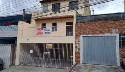 Excelente sobrado no Xaxim com 150m2, 3 quartos