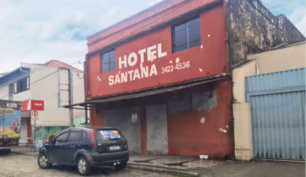 Prédio com 40 salas à venda na Rua Júlia da Costa, Centro Histórico, Paranaguá, 1050 m2 por R$ 2.800.000
