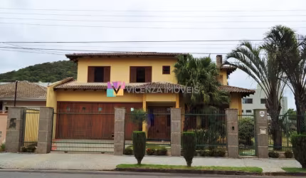 Casa com 4 quartos à venda na Rua Bento Gonçalves, Glória, Joinville por R$ 3.500.000