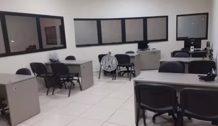 Sala comercial para alugar na Rua Doutor Benjamim Anderson Stauffer, 342, Jardim Botânico, Ribeirão Preto por R$ 1.950