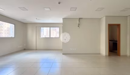 Sala comercial à venda na Rua Milton José Robusti, 75, Jardim Botânico, Ribeirão Preto por R$ 418.000